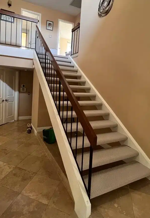 interior-stairs-railing-before (1)