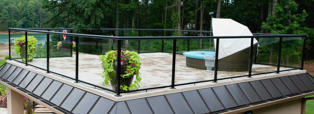 How to Choose the Right Glass Railing for Your Balcony or Deck?