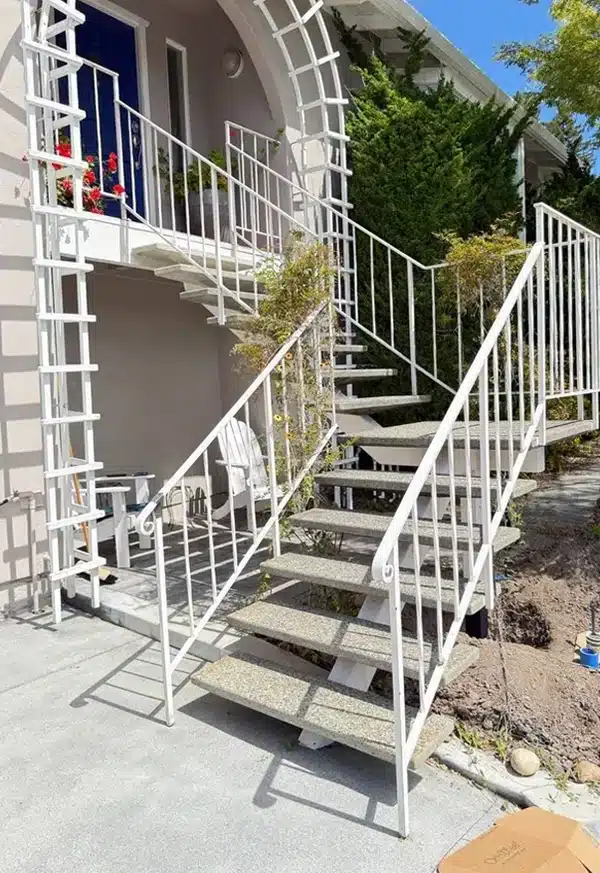 exterior-stairs-railing-after